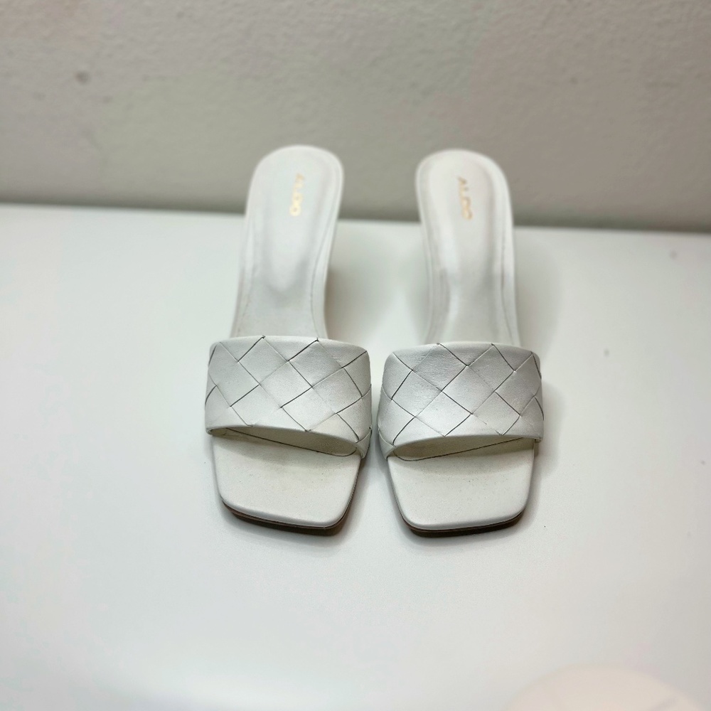 Aldo White Leather Bottega Style Mules / Heels Size 7